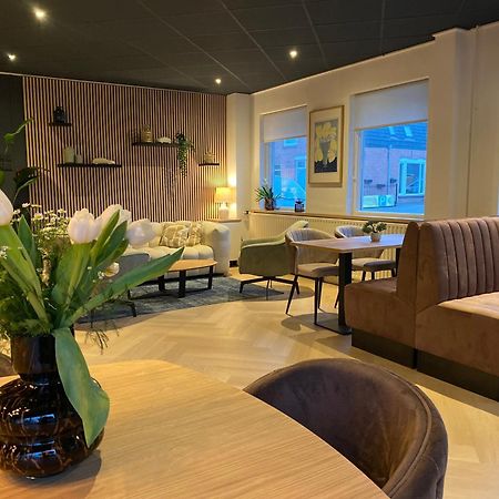 Hotel Emilia Катсгевел Екстер'єр фото