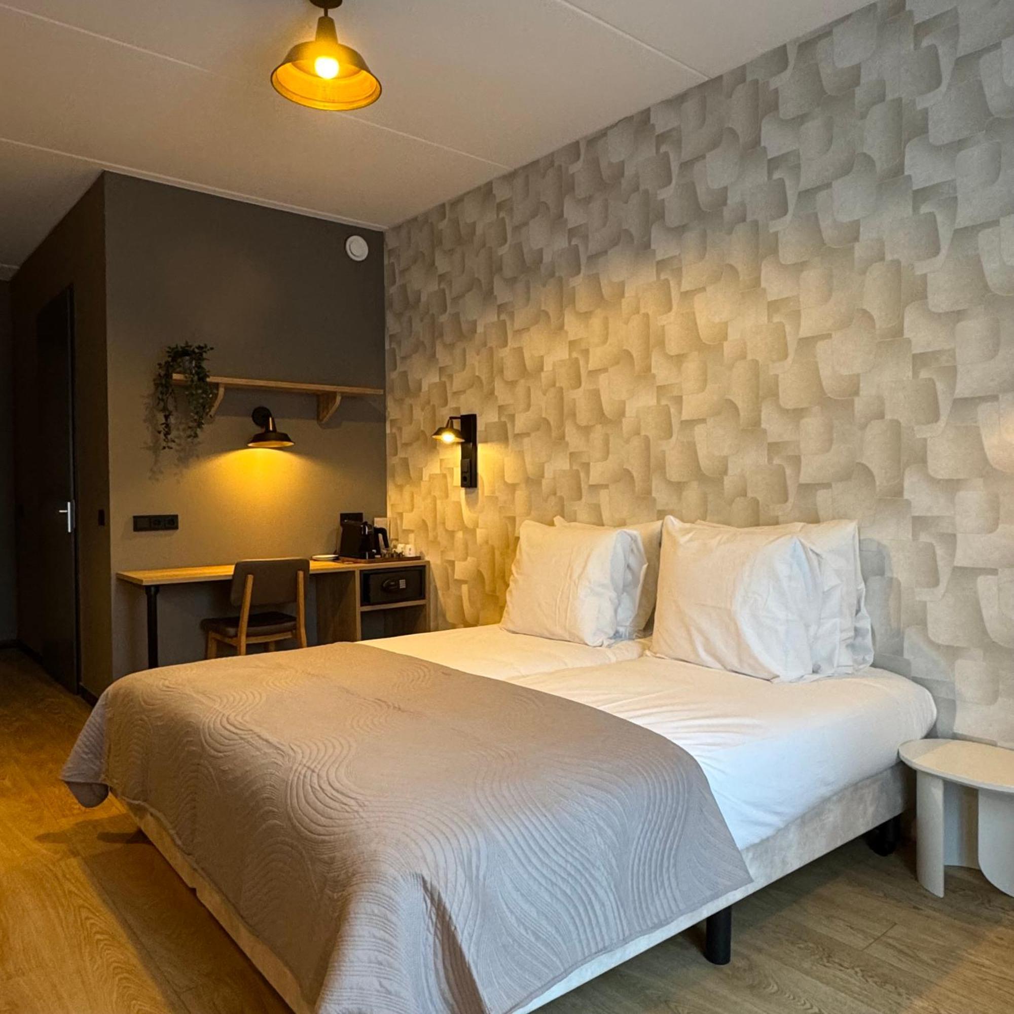 Hotel Emilia Катсгевел Екстер'єр фото