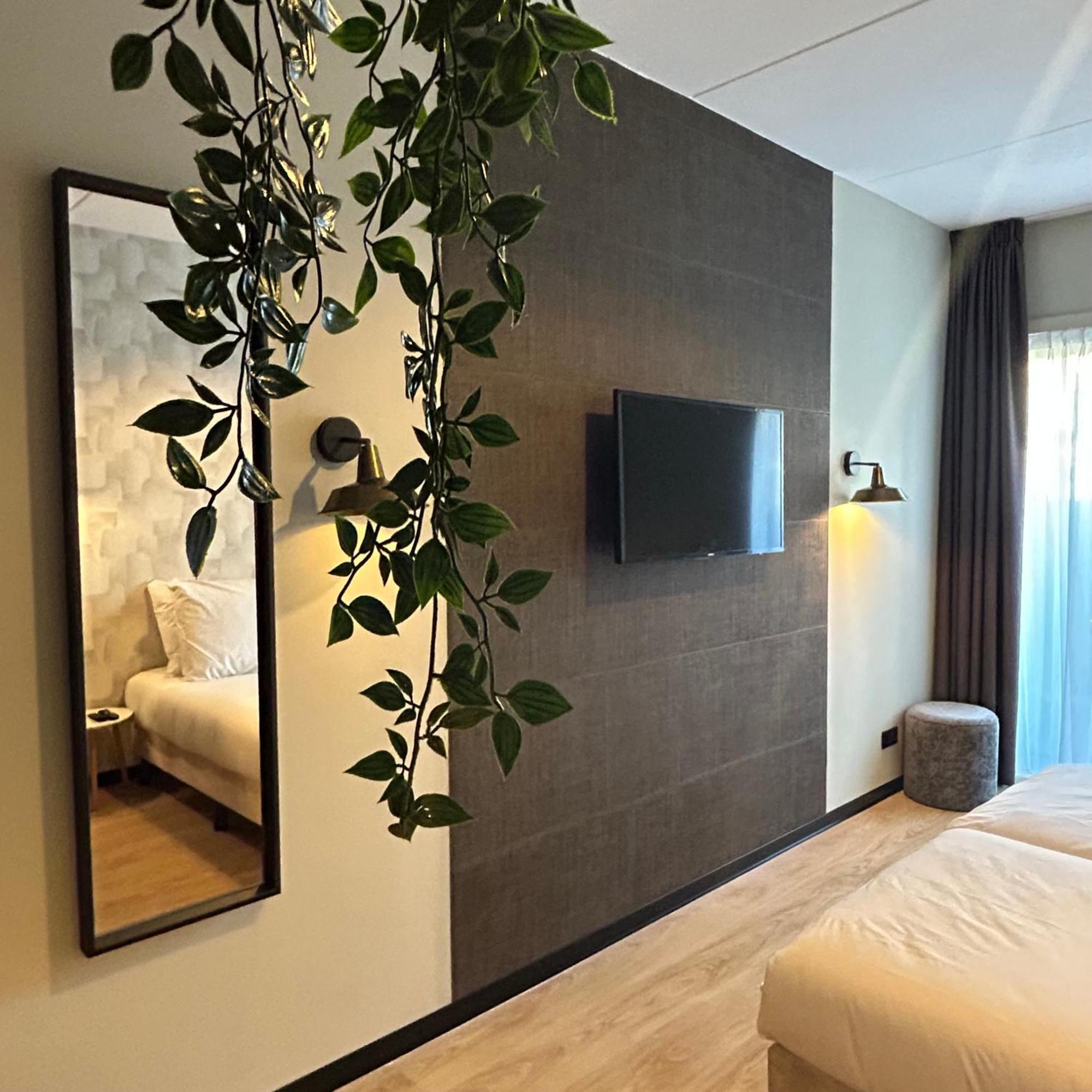 Hotel Emilia Катсгевел Екстер'єр фото